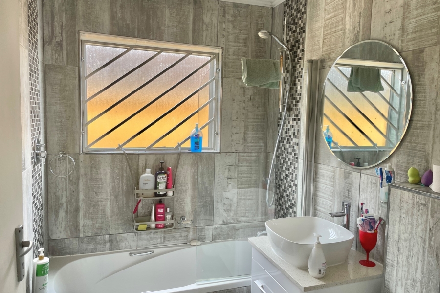 2 Bedroom Property for Sale in Strandfontein Western Cape